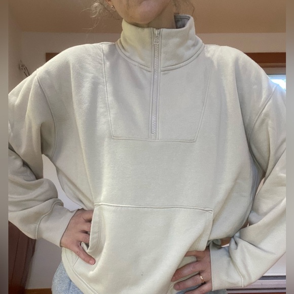 ON Beige 1/4 Zip Boxy Fit - Picture 8 of 8